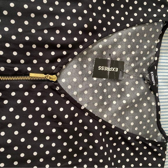 Express Cap Sleeve Top - Picture 4 of 5